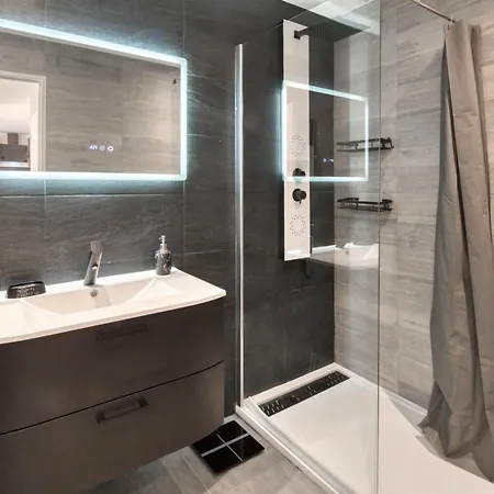 A C 2bdr 6p Flat Just Two Minutes From The Beach! Lägenhet