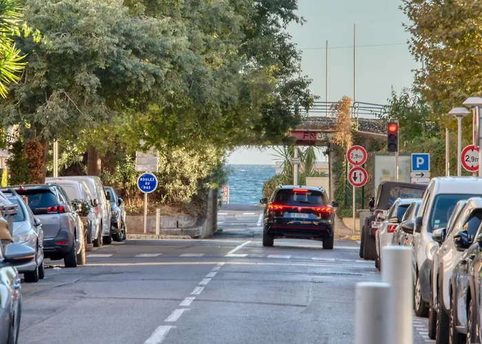 Apartman A C 2bdr 6p Flat Just Two Minutes From The Beach! *