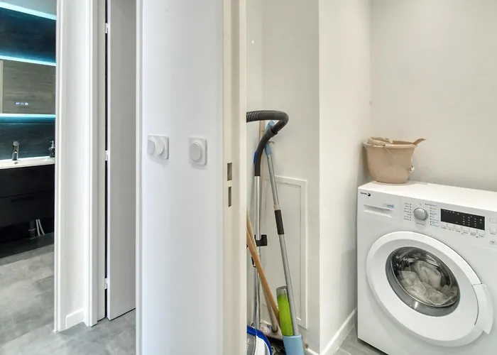 公寓 A C 2bdr 6p Flat Just Two Minutes From The Beach! 昂蒂布